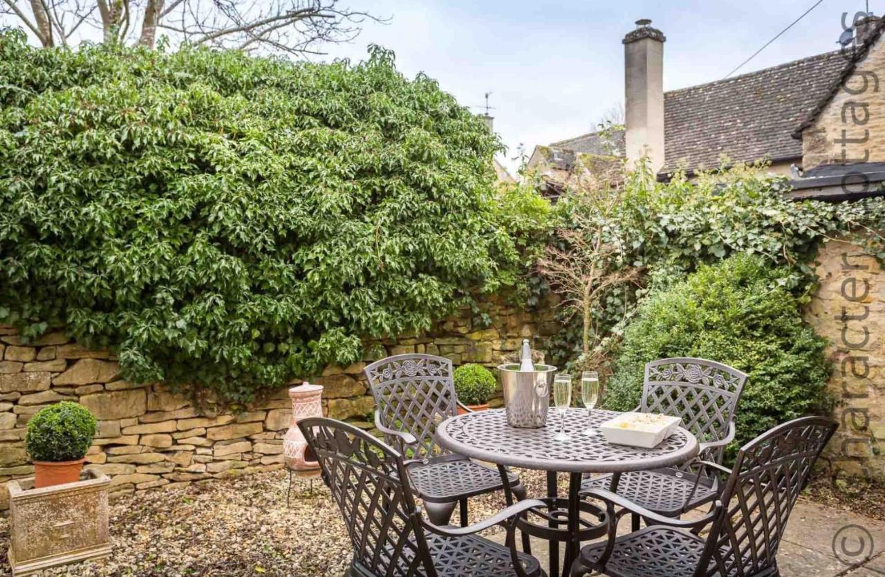 Inglenook Cottage Bourton-on-the-Water Exterior photo